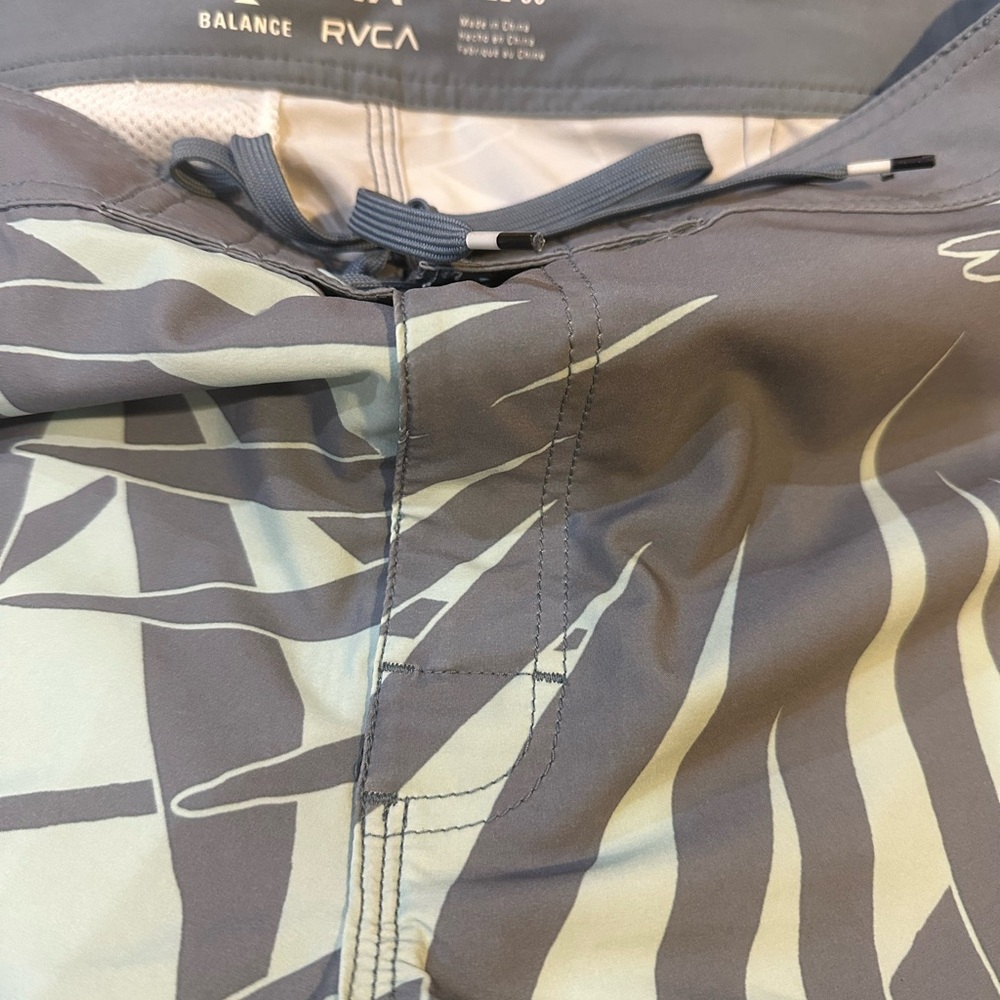 RVCA Gray Board Shorts with Tropical Print - Picture 5 of 5